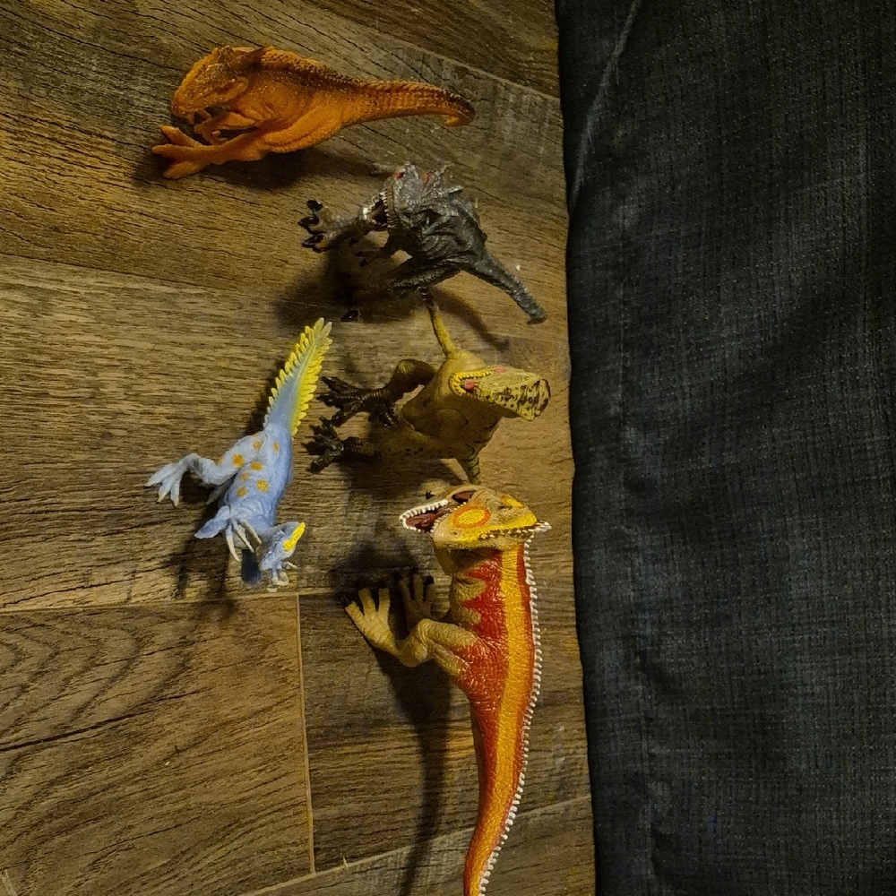 Source Unknown Dinosaur Action Figures Set - Orange, Gray, Blue, Yellow, Red